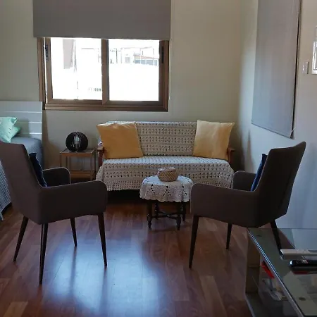 Extremely Comfy Apt With Spacious Private Terrace 10Min Walk To The Beach & In Town-3