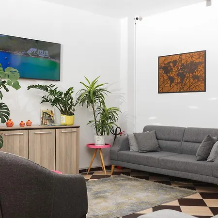 Homelike Guest House-3