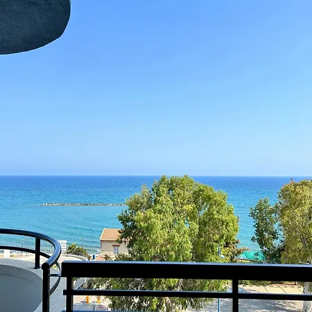 Pigeon Beach Hotel Apartments-3