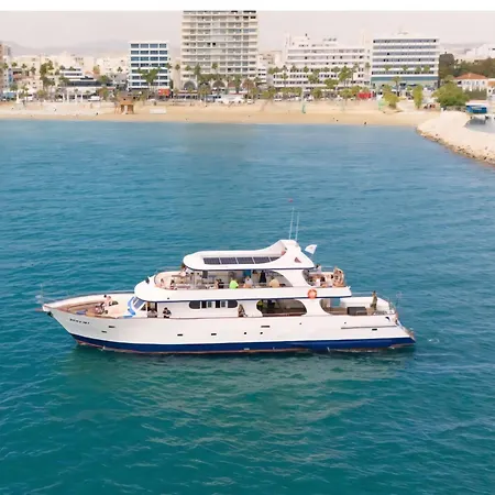 Larnaca Mansion Ideal For 3 Families Or More-2