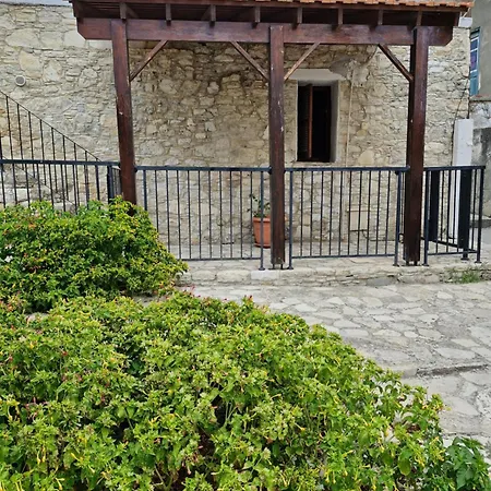 John' S House In Omodos-2