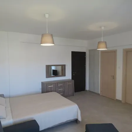 Polyxeni Hotel Apartments-2