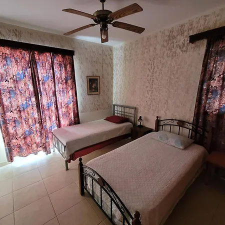 Kalampakas Guesthouse-3