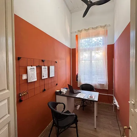 Bee Hostel-2