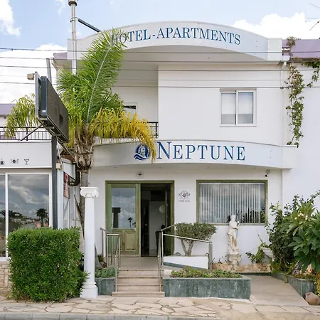 Neptune Hotel Apartments Paphos-3