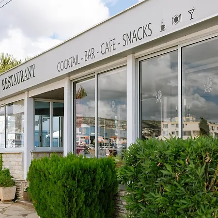 Neptune Hotel Apartments Paphos-2