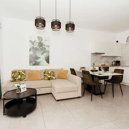 Serenityone - Centrally Located One Bedroom Apt-2