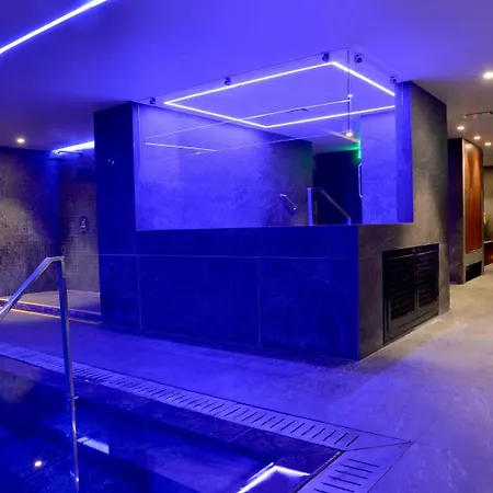 Ajax Hotel-3