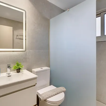 Airbnsea City Centre Side Sea View Apartments-2