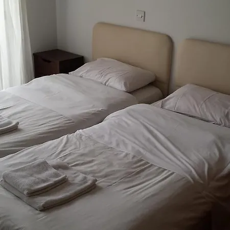Francis Apartments-3
