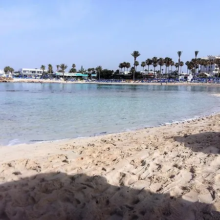 Christopher'S Sandy Beach Suites-2