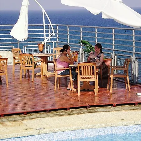 Mackenzie Beach Hotel & Aparment-3