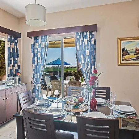 Sunny Coast Villa-2