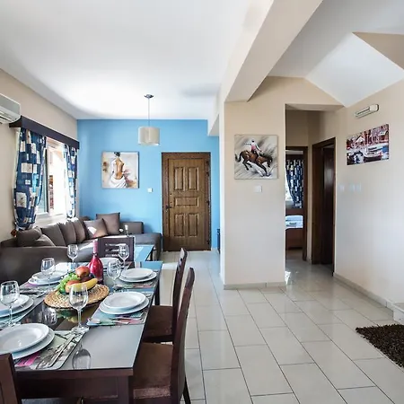 Sunny Coast Villa-3