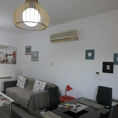 Bianco E U Apartment-3