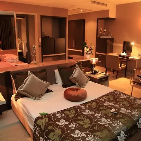 Cratos Premium Hotel, Casino, Port & Spa-2
