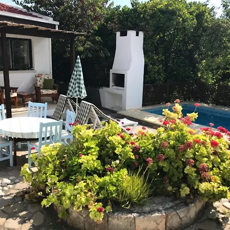 Hidden Cottage-2