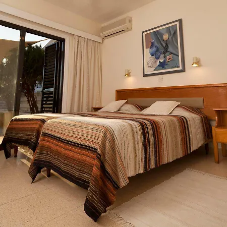 Annita Court Bock B, Apt3-2