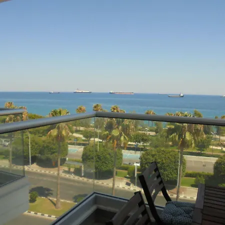 Kermia Court - Beach-Front, Modern 2 Bedroom -Sleeps 6-2