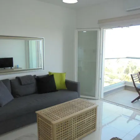 Kermia Court - Beach-Front, Modern 2 Bedroom -Sleeps 6-3