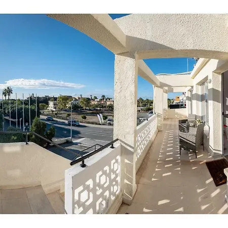 Spacious 3 Bedroom Penthouse, Sea View, 2 Terraces, Walk To Beach, Centre-2