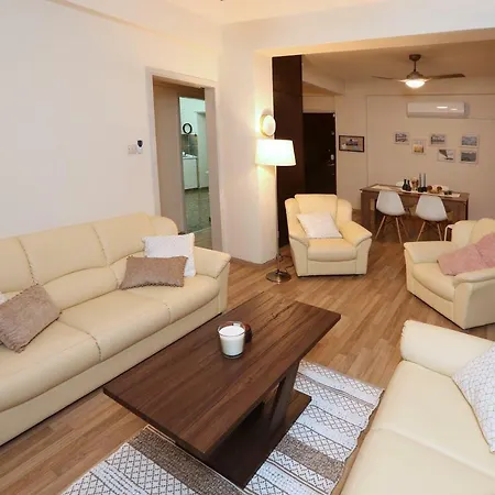 The Bridge-House Apartment-3