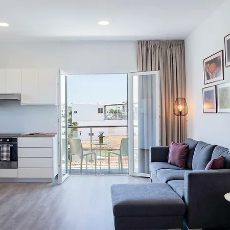 Silver Apartment - Central-3