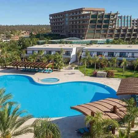 Noah'S Ark Deluxe Hotel & Spa-3