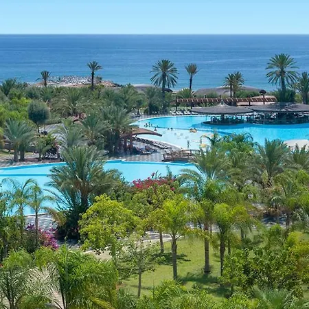 Noah'S Ark Deluxe Hotel & Spa-2