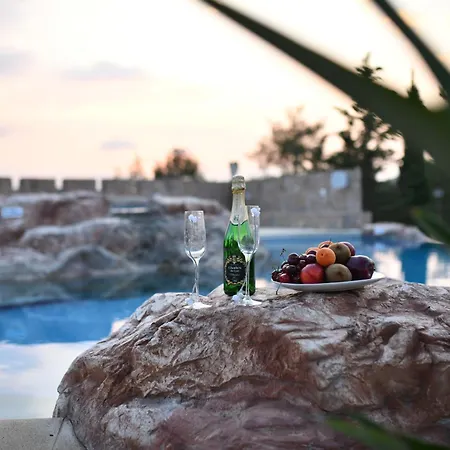 Rancho Relaxo - "A Luxurious Hideaway For Couples And Honeymooners"-3