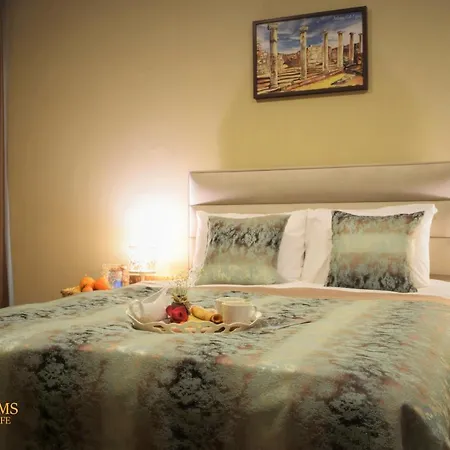 Golden Palms Guest House & Cafe-2