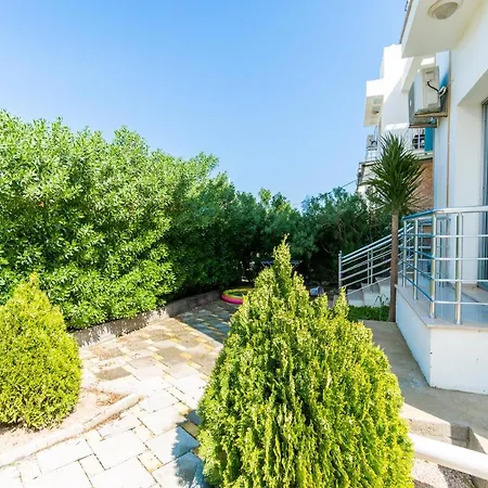 Beautiful & Quiet Two-Bedroom Apartment With Private Garden Lukomorye C1-3