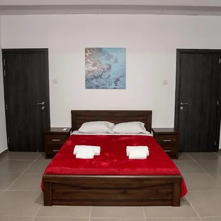 Central Luxury Studios-3