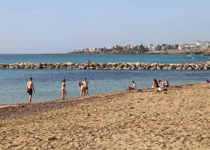 Cyking 2 Bed Apartment With Pool & 10 Min To Beach Paphos che accetta animali