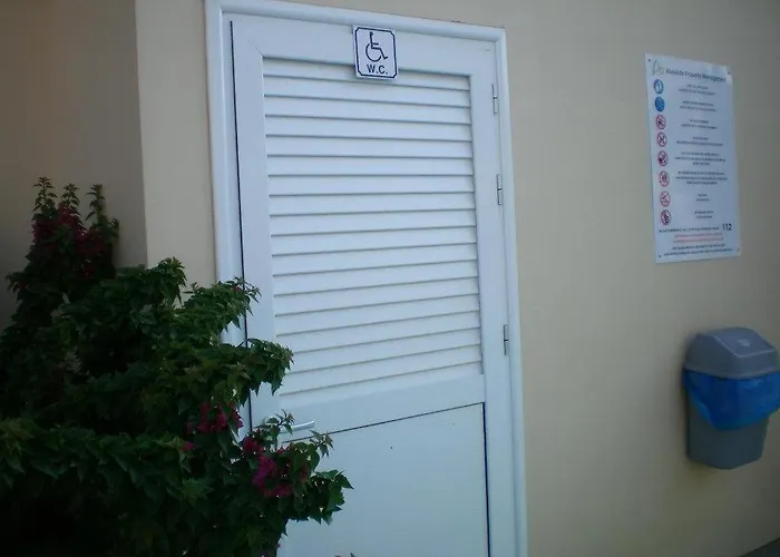 103 Elegant 2 Bed Apartment With Free Wifi, Ac, Pool & Gym! Larnaca