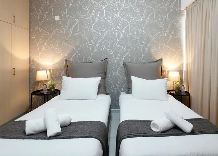 Cosmopolis Multi-Venue Aparthotel Λάρνακα