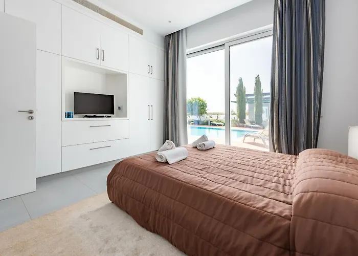 Seafront Villa Maya By Ruidoso Luxury Agia Napa met een Zwembad