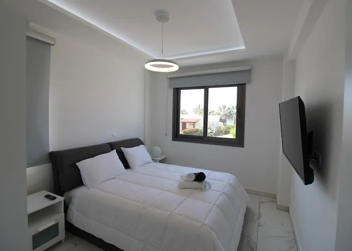 42 Beach Coast Apartment Polis