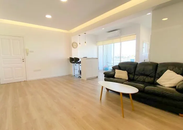 Franklin'S Place, Modern 2 Bedroom, Sleeps 5 Limassol