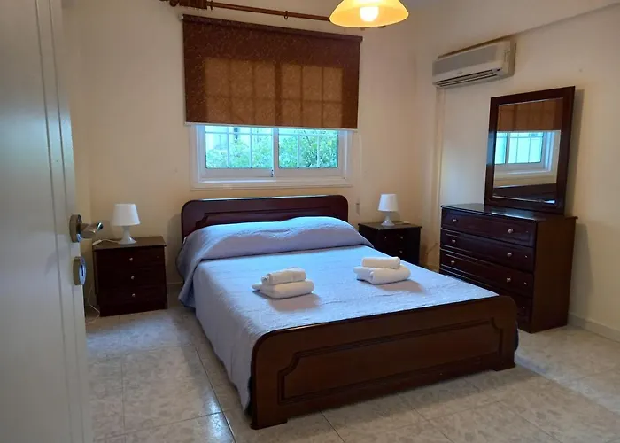 2 Bedroom Apartment Near Finikoudes Larnaca