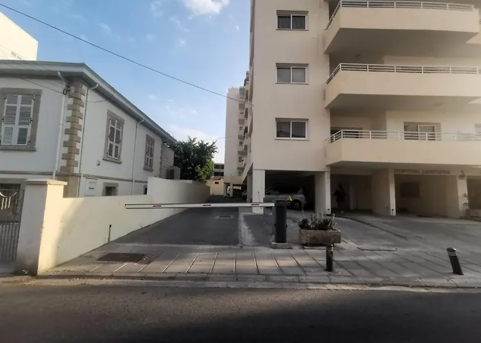Sunny 2 Bedroom Larnaca Center