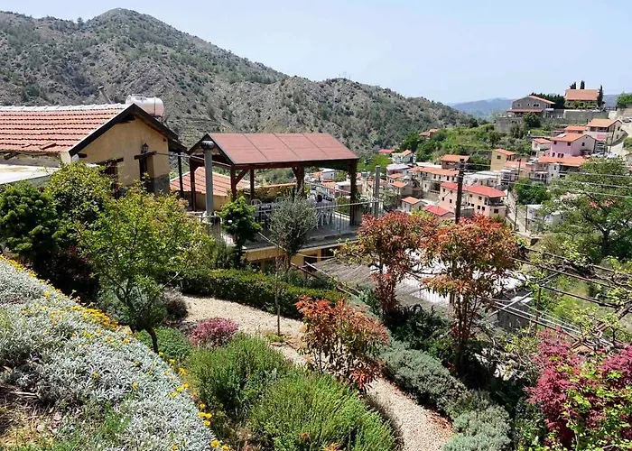 Privates Rodous Village House Limassol