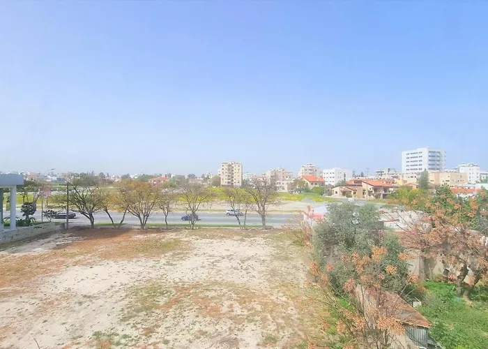 Pet friendly Comfy Rooms In A Shared Apartment Near Salt Lake With Internet And Netflix Larnaca