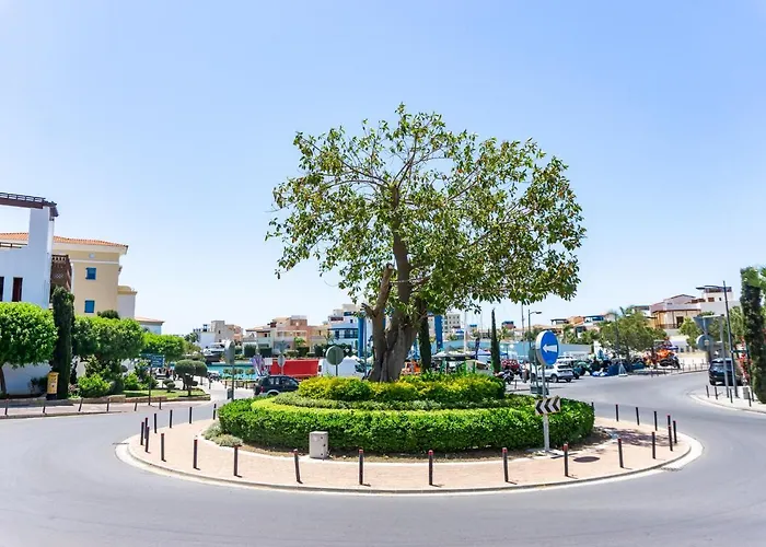 Boutique Limassol Marina Nereids D22 By Ezoria Villas