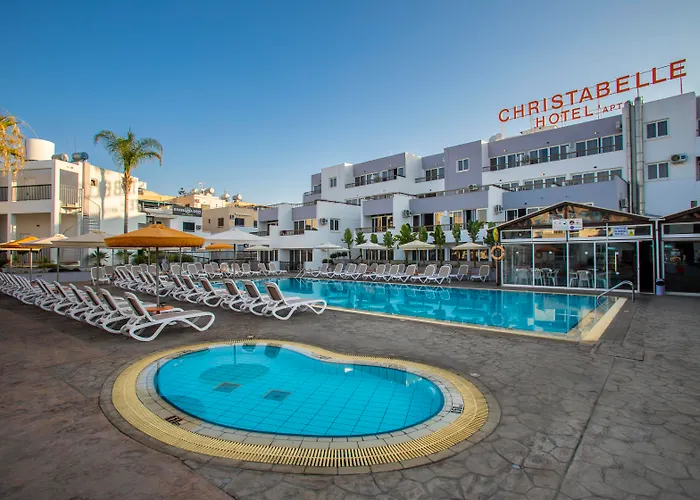 Hotel con piscina a Ayia Napa