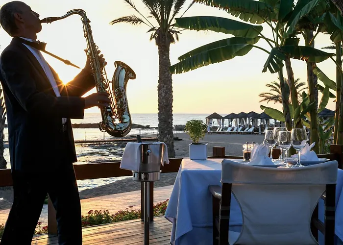 Hotels in de buurt van The Green Living Wall