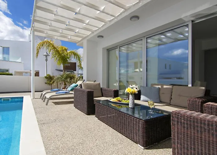 Villa Sunday Ayía Nápa avec Piscine