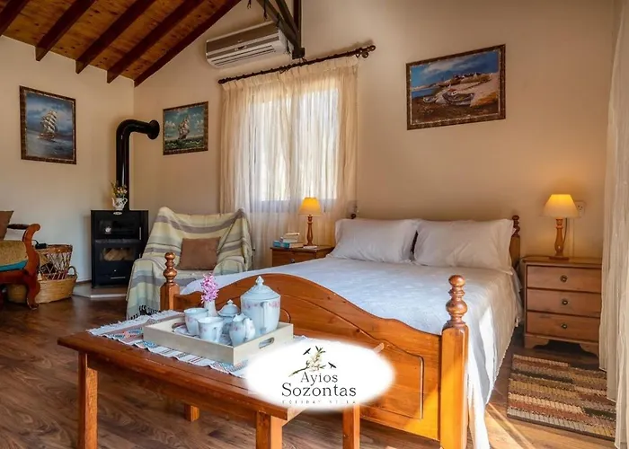 Ayios Sozontas Villa - The Ideal Getaway Paphos met een Zwembad