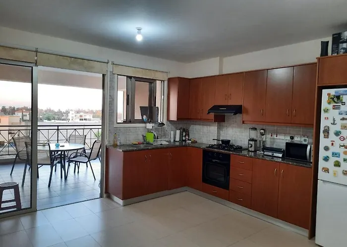 Private Room In Shared Apartment Near Larnaca Airport - 24 Hour Shuttle Service