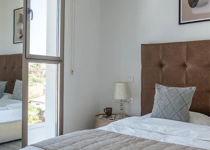Huisdiervriedelijke Sanders Dione Residences - Pleasant 2-Bedroom Apartment With Sea View Limasol
